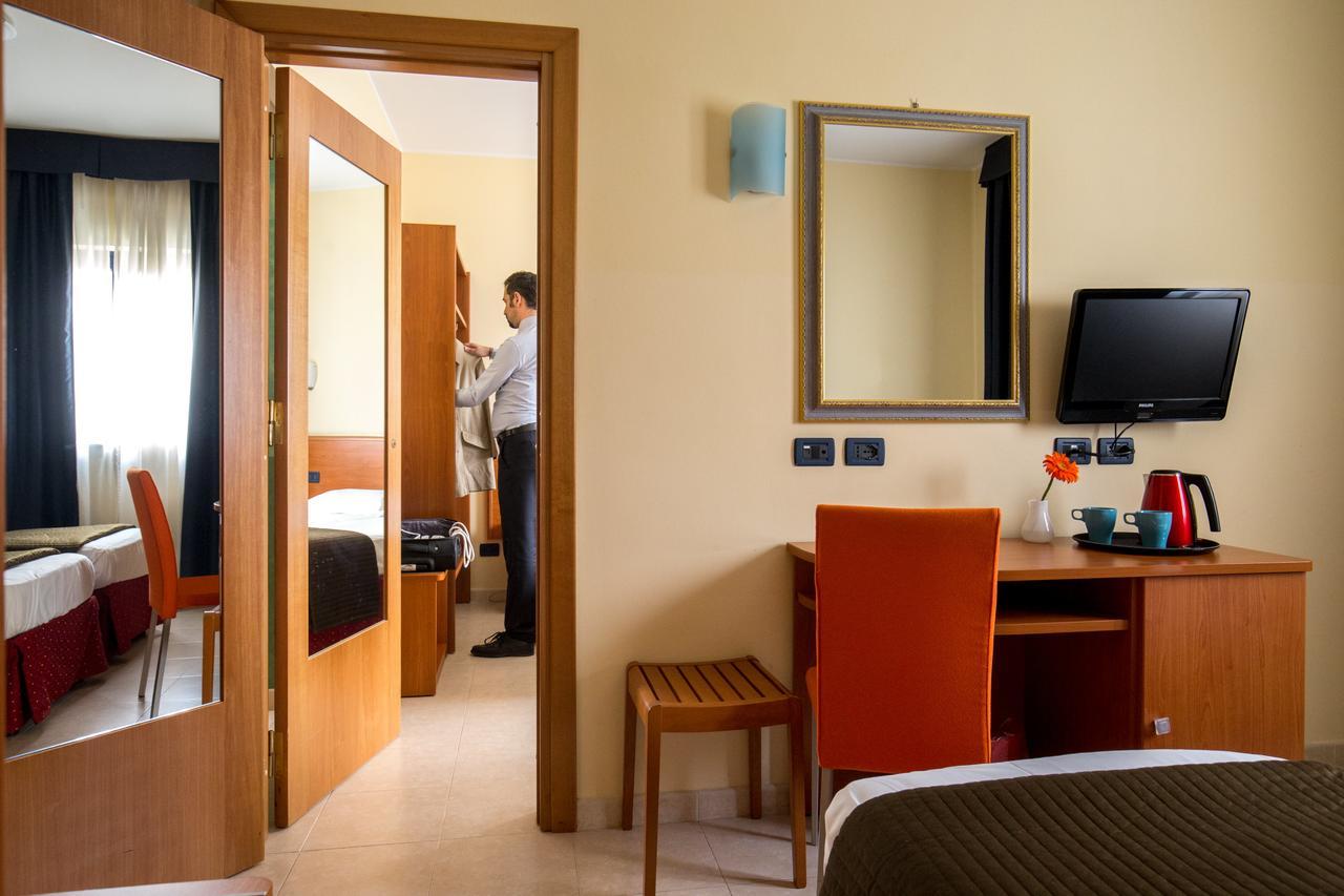 Best Western Blu Hotel Roma Exterior photo
